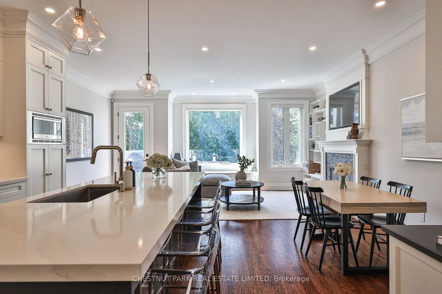 141 Wanless Avenue photo 2