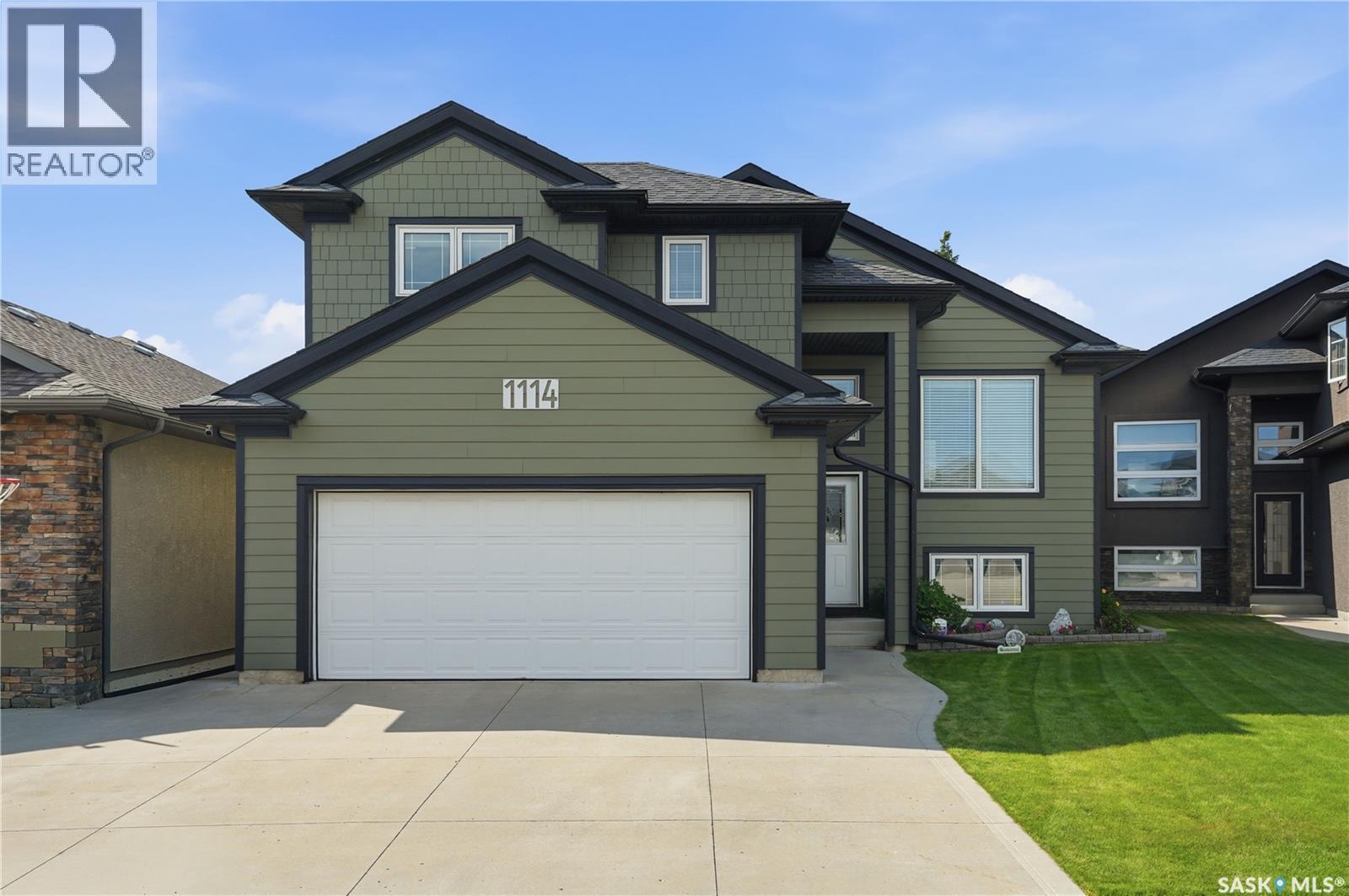 1114 Rempel PLACE