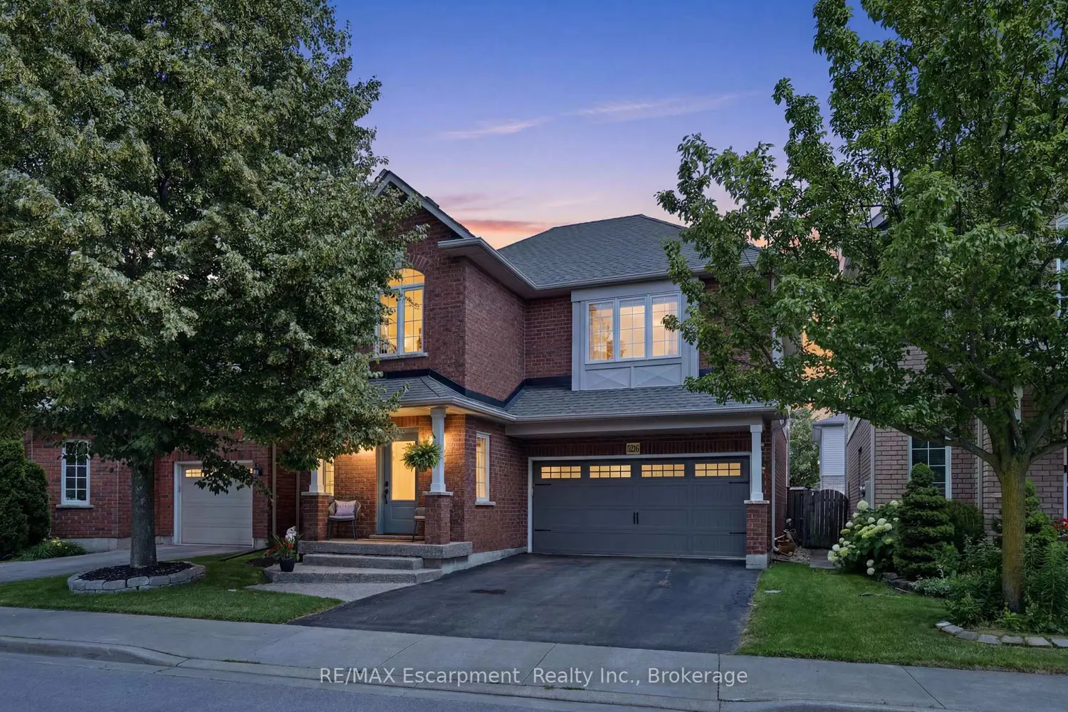 5216 Garland Crescent