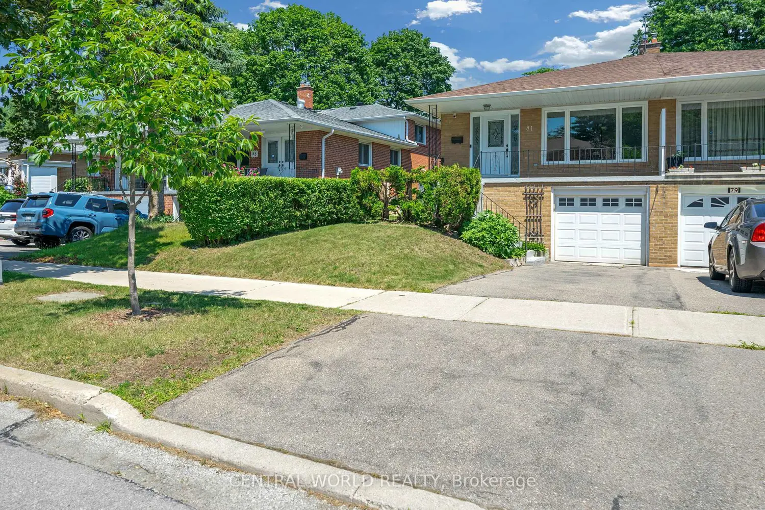 81 Pineway Boulevard photo 2