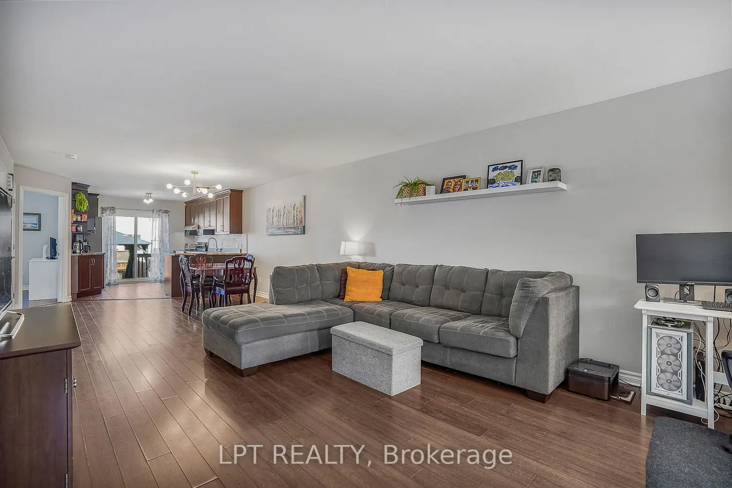 90 Brunet Street photo 3