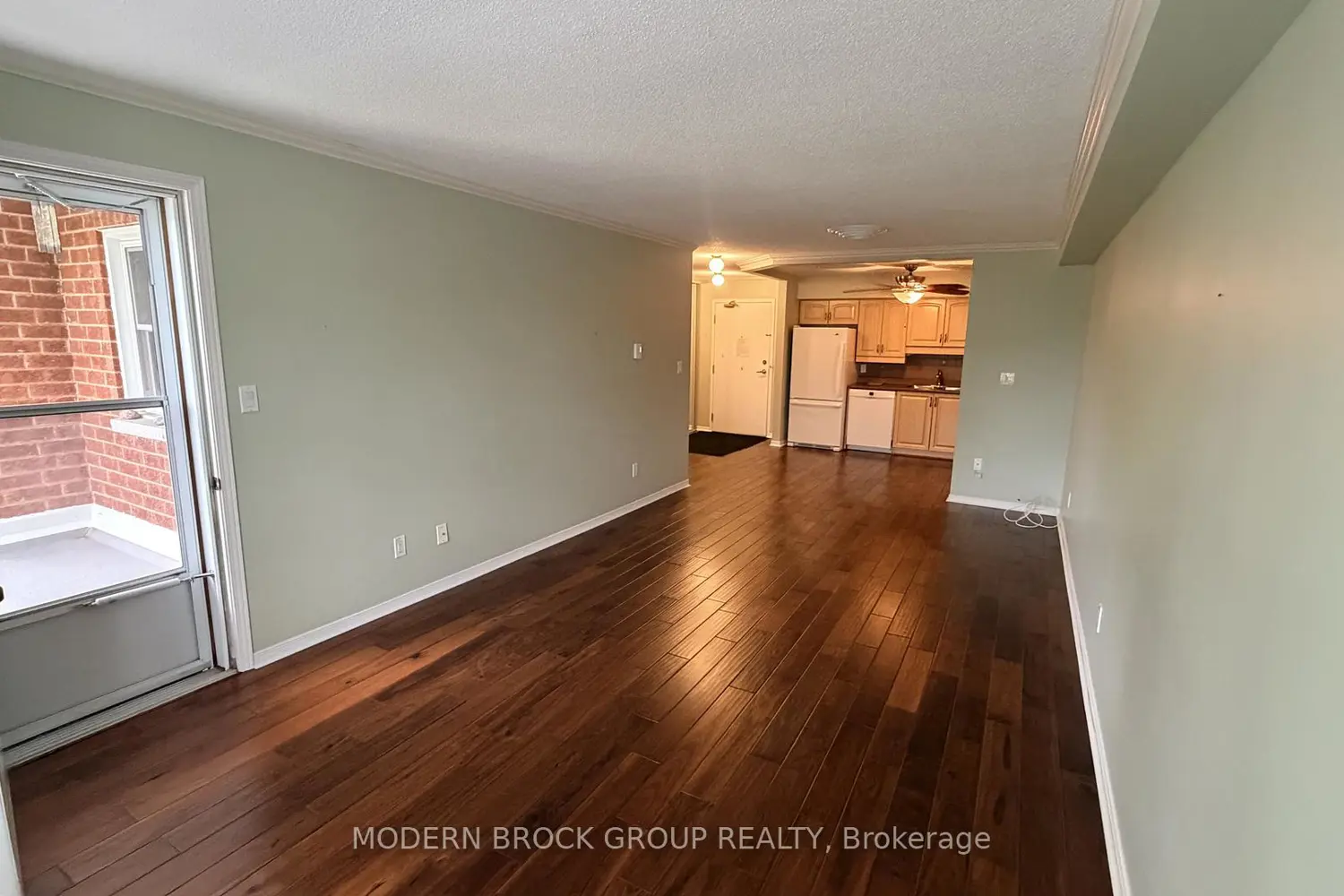 21 Liston Avenue 405 photo 3