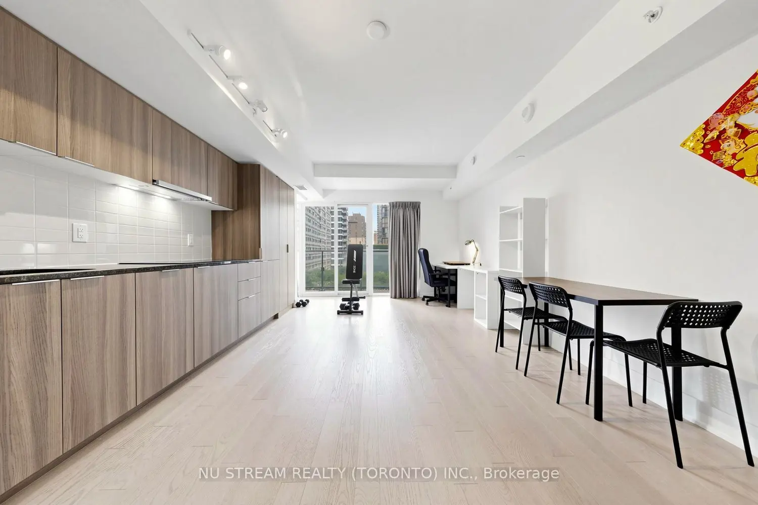 955 Bay Street 1015 photo 5