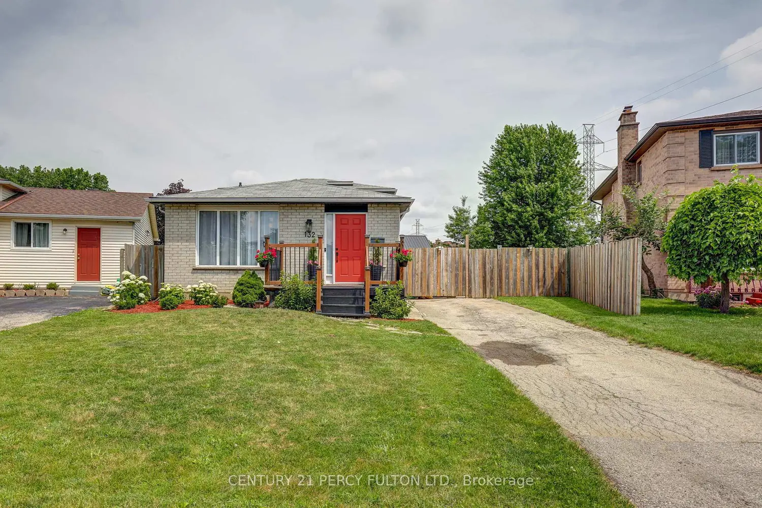 132 Sundridge Crescent photo 2