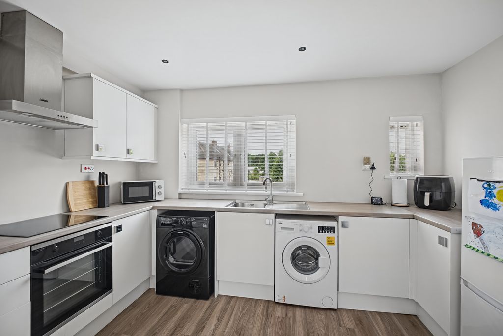 2 bed flat for saleCheviot Crescent, Wishaw ML2 photo 5