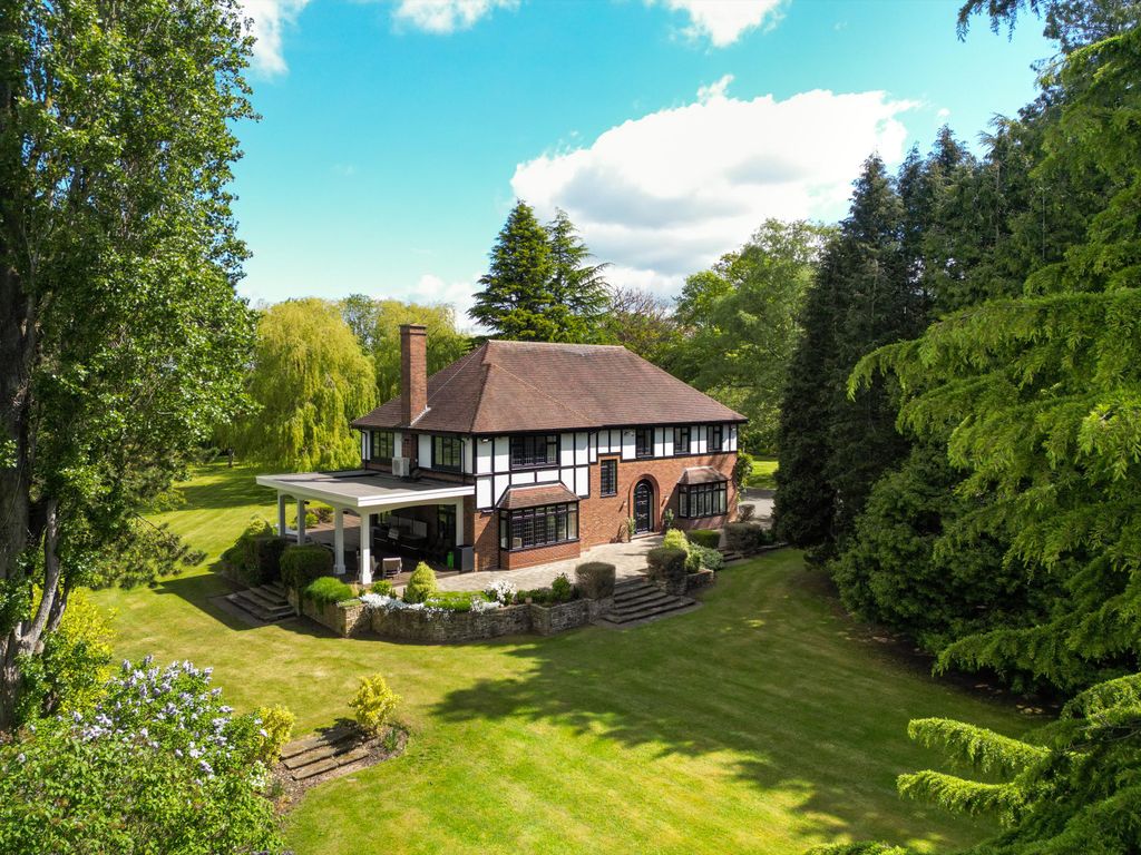 6 bed detached house for saleCryfield Grange Road, Coventry, West Midlands CV4