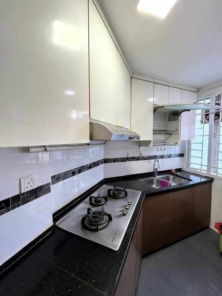 20 Woodlands Cresent photo 4