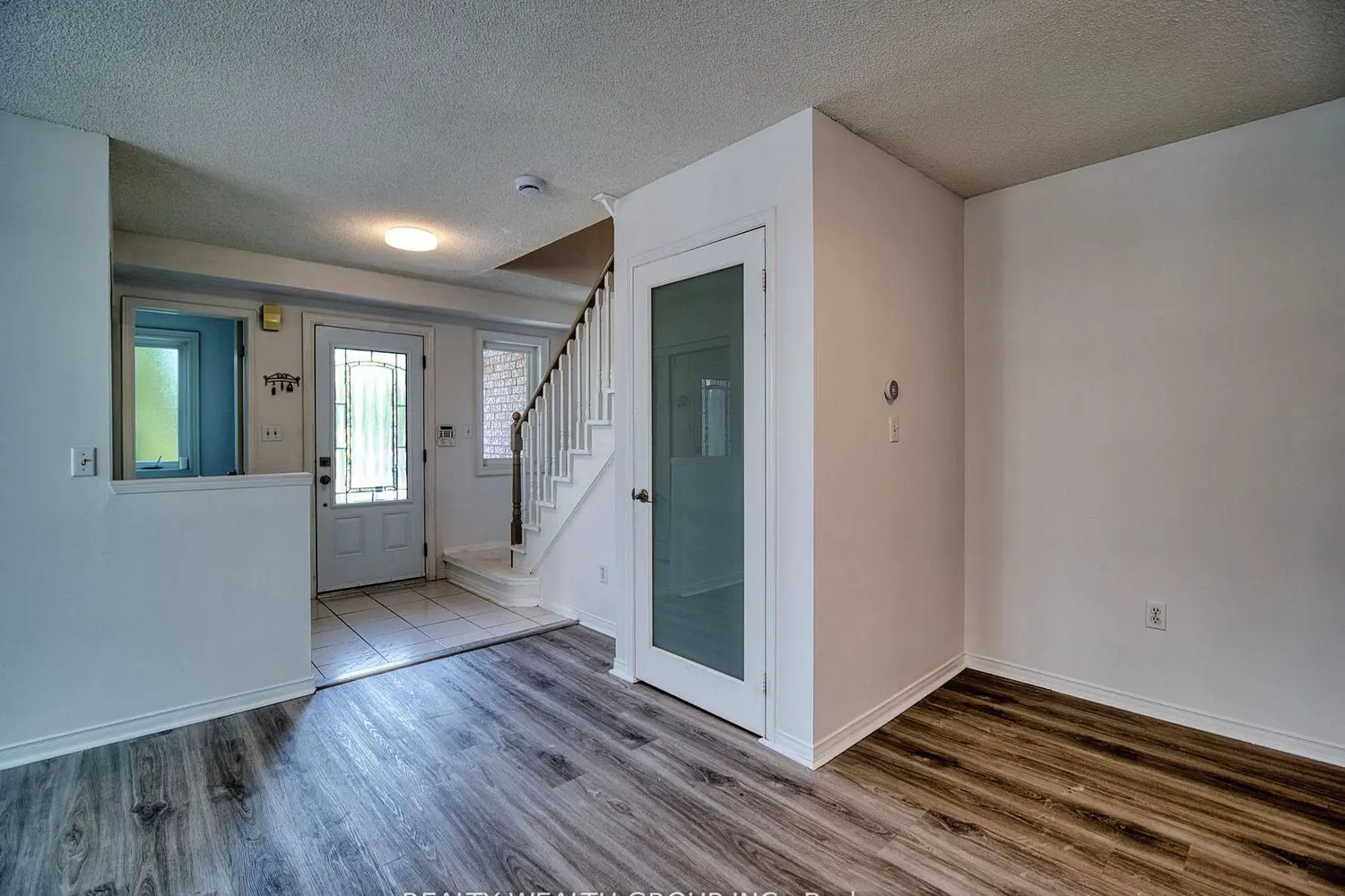 11 Birchcliffe Drive photo 2