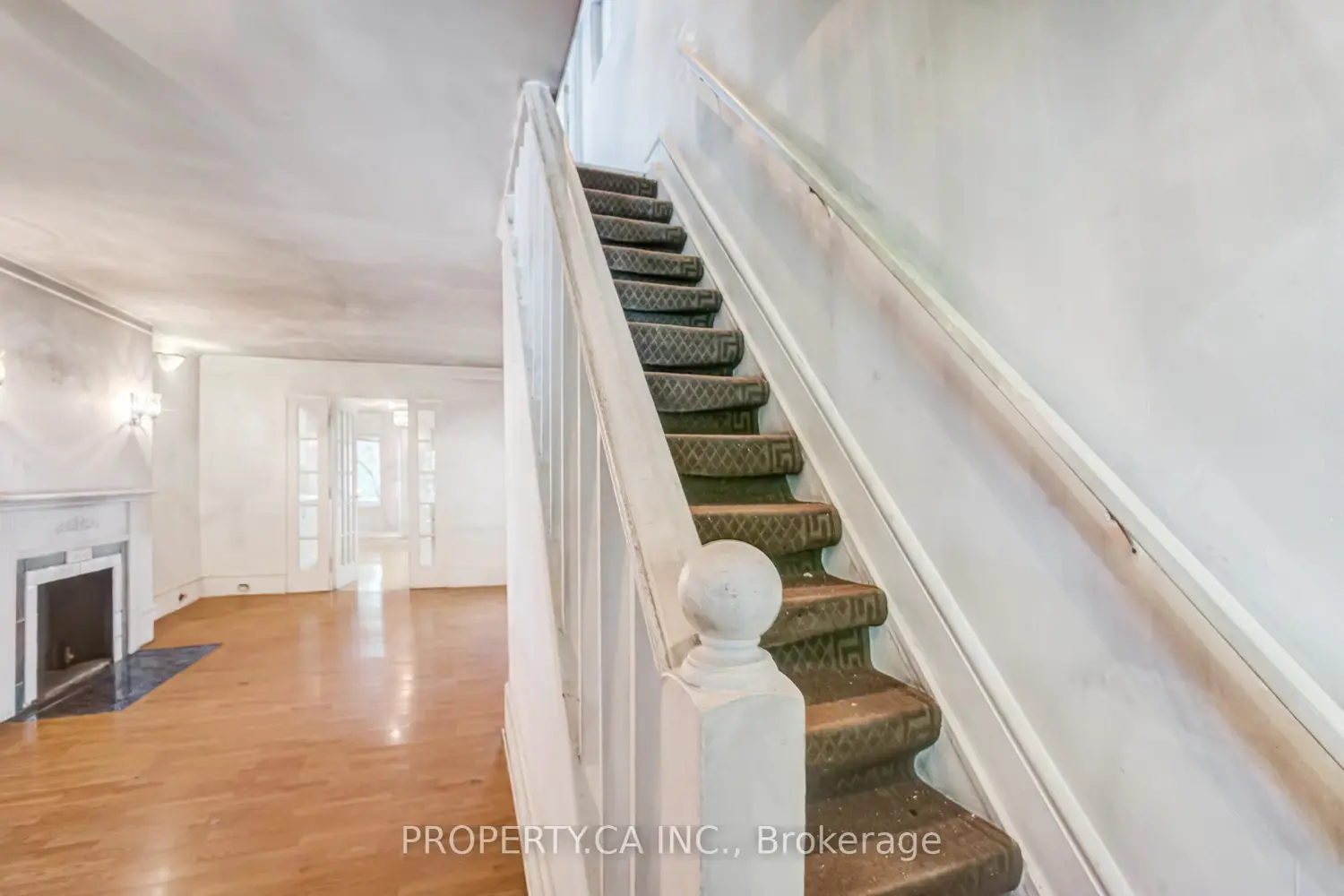597 Rhodes Avenue photo 5