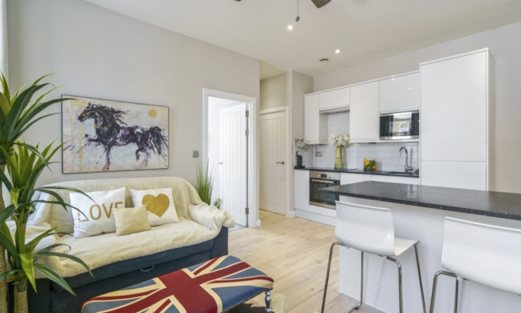 1 bed flat for saleReynolds Court, Beaconsfield HP9