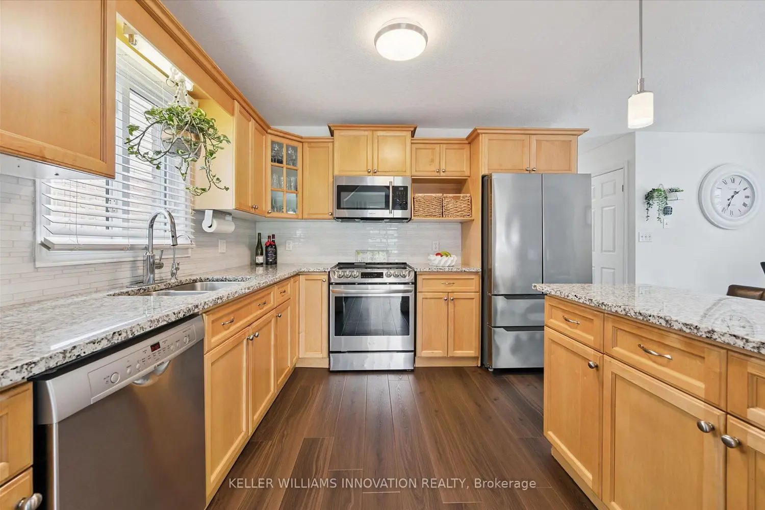 127 Everglade Crescent photo 3