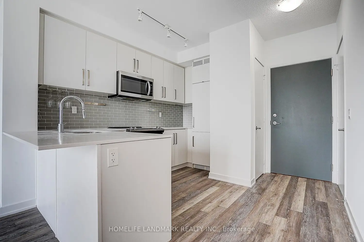 5180 Yonge Street 2002