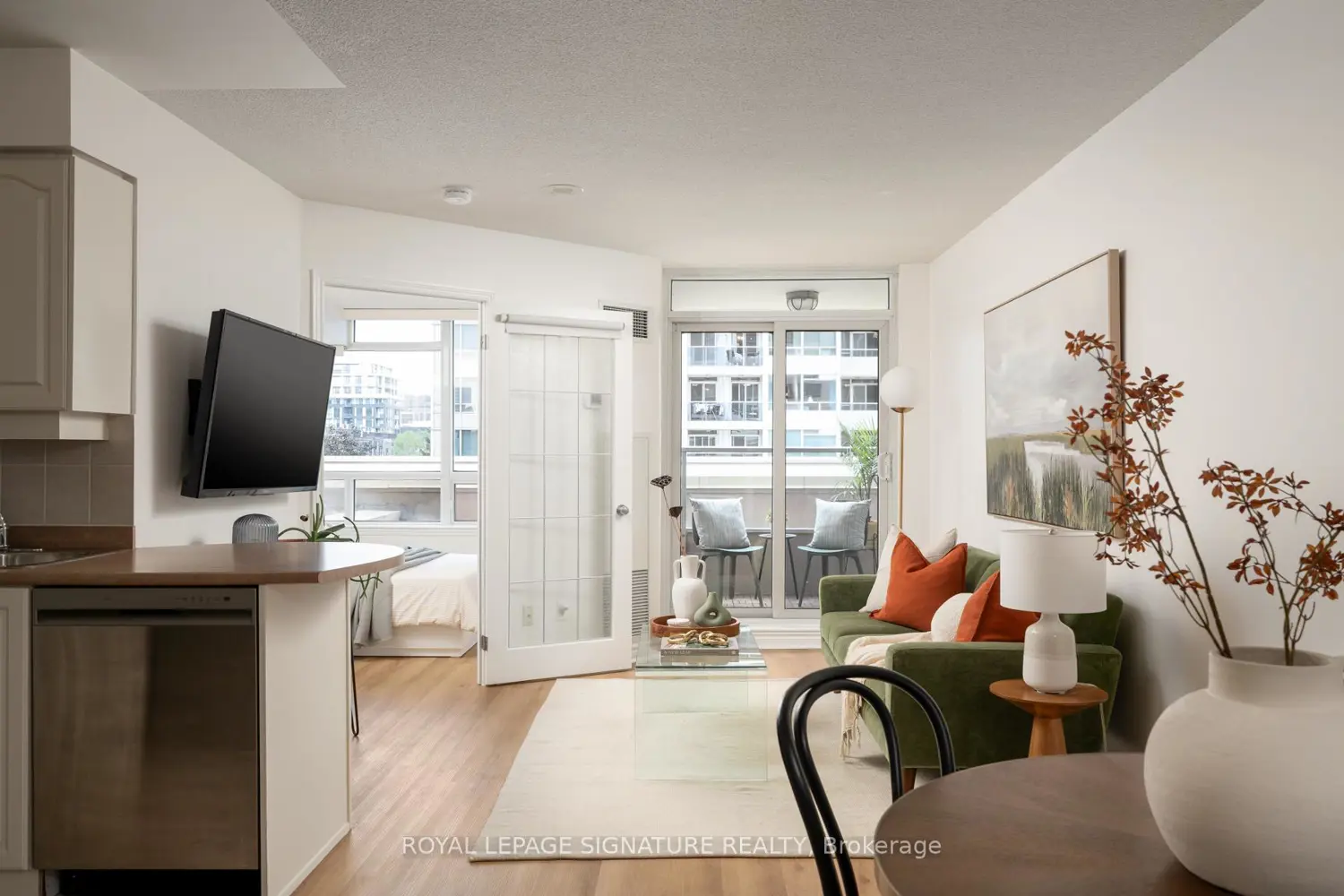 2 Rean Drive 306 photo 3