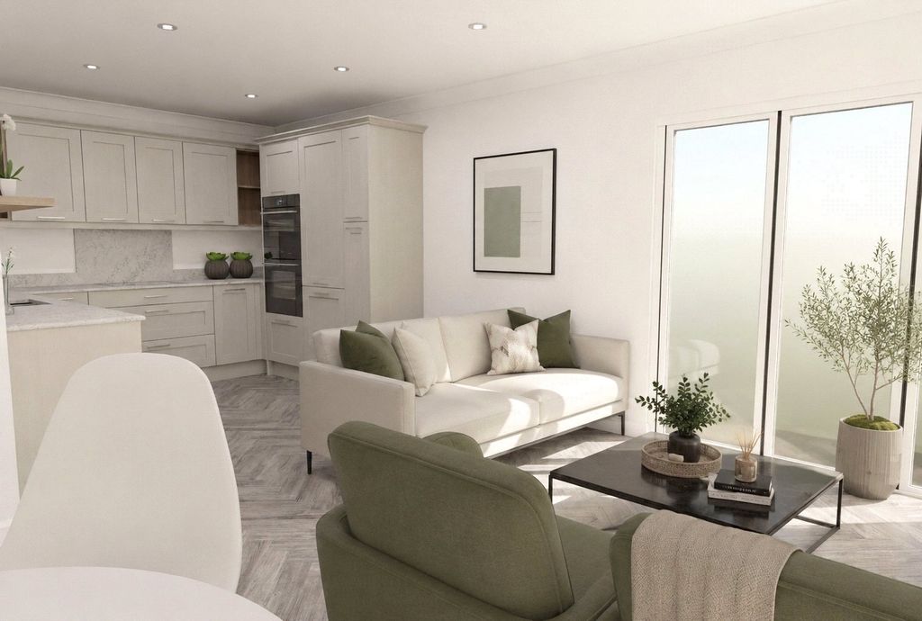 2 bed flat for saleBristol Road, Frenchay, Bristol, Gloucestershire BS16