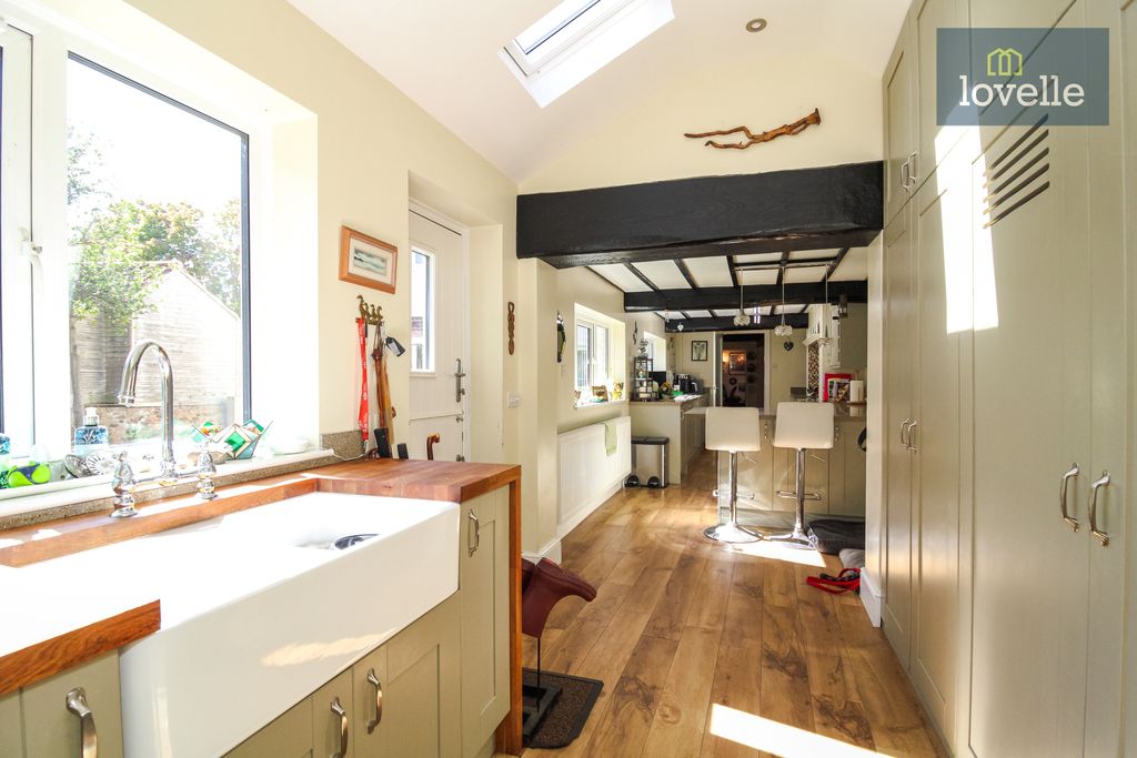4 bed detached house for saleCheapside, Waltham DN37 photo 4