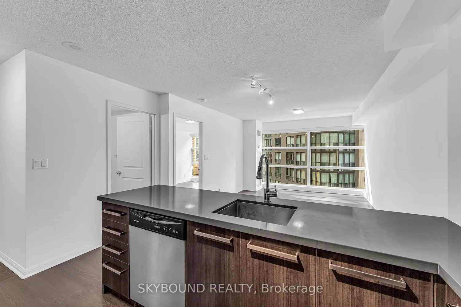 11 St Joseph Street 505 photo 2