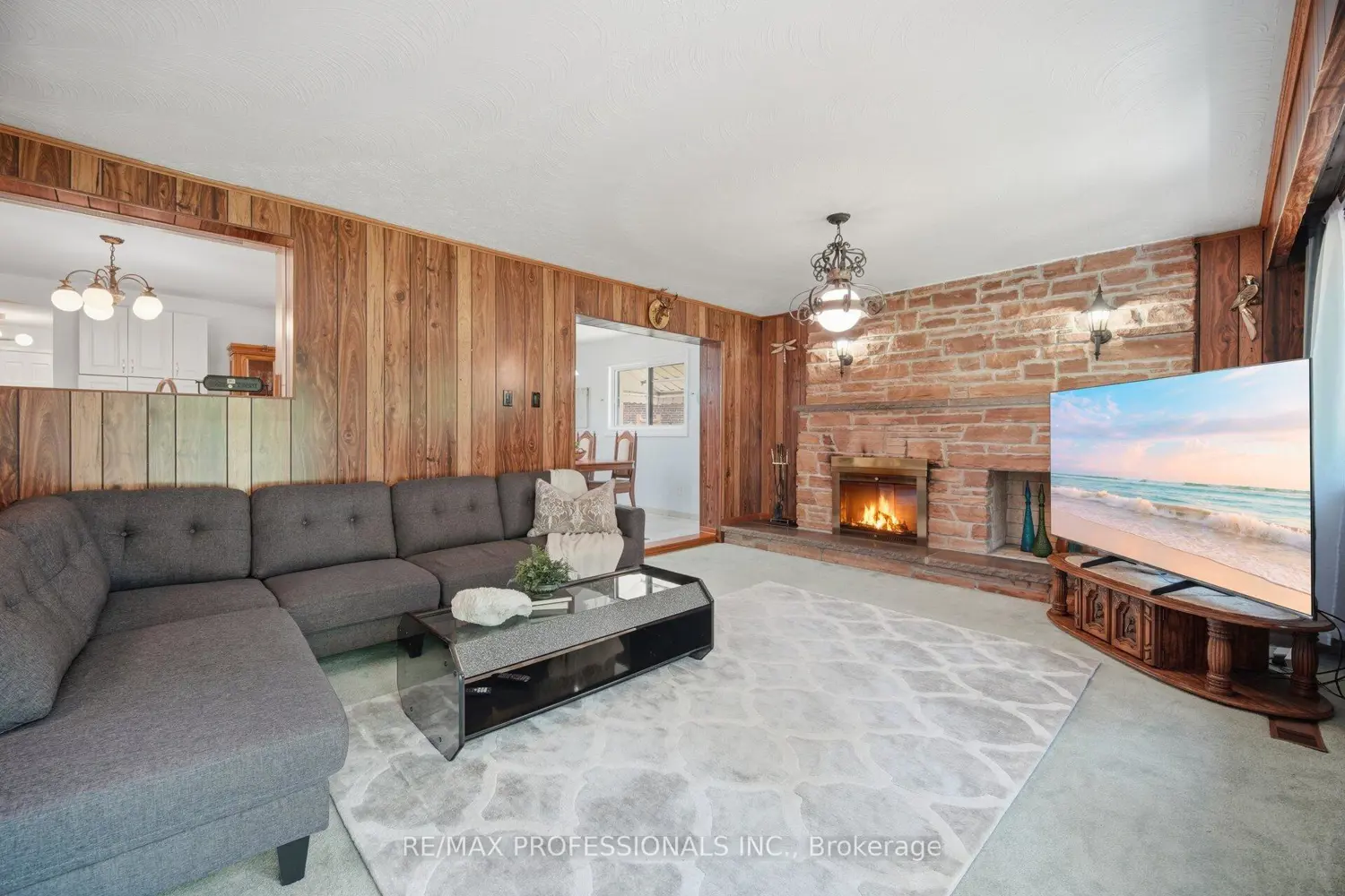 74 Ringway Crescent photo 4