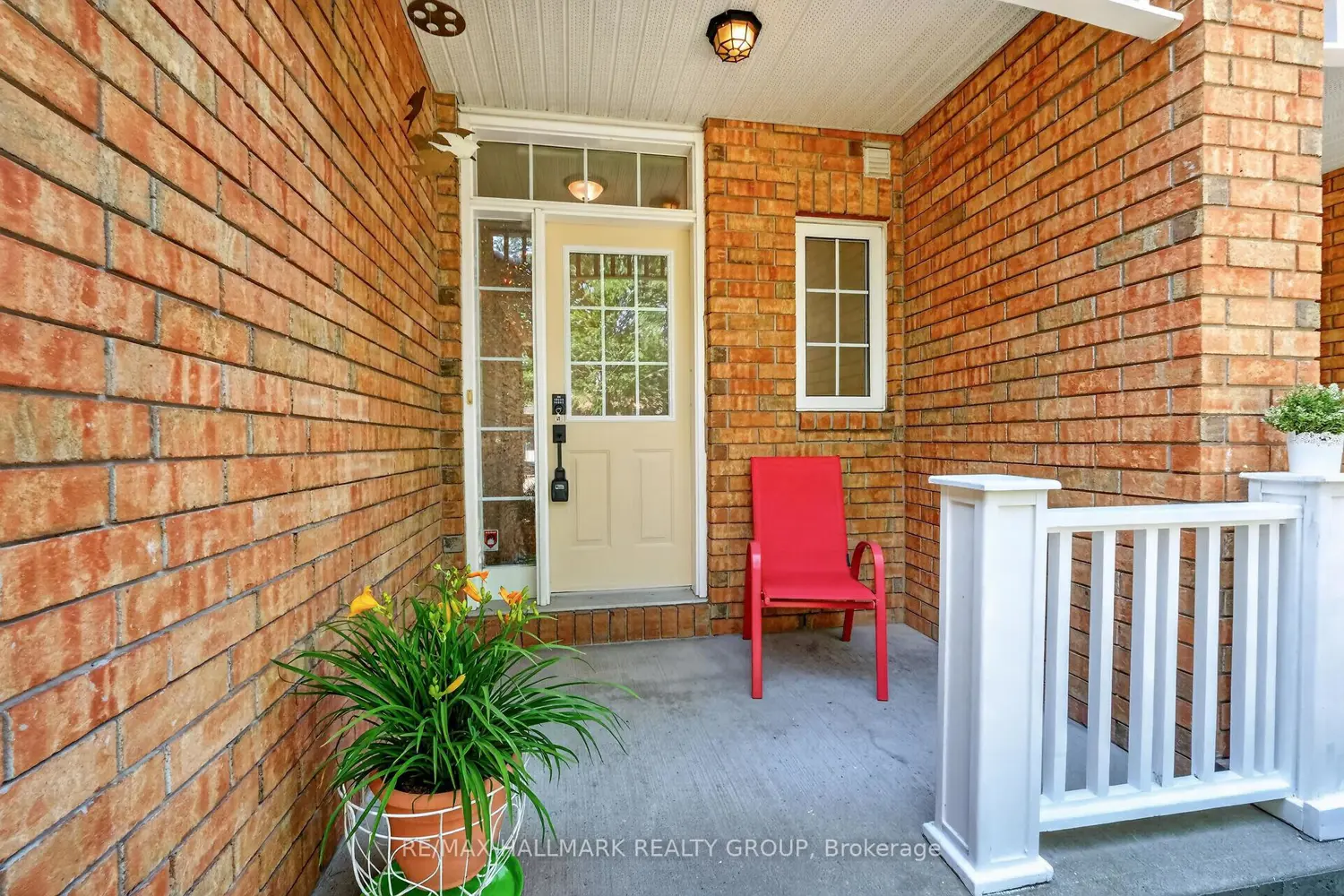 24 Gray Crescent photo 2