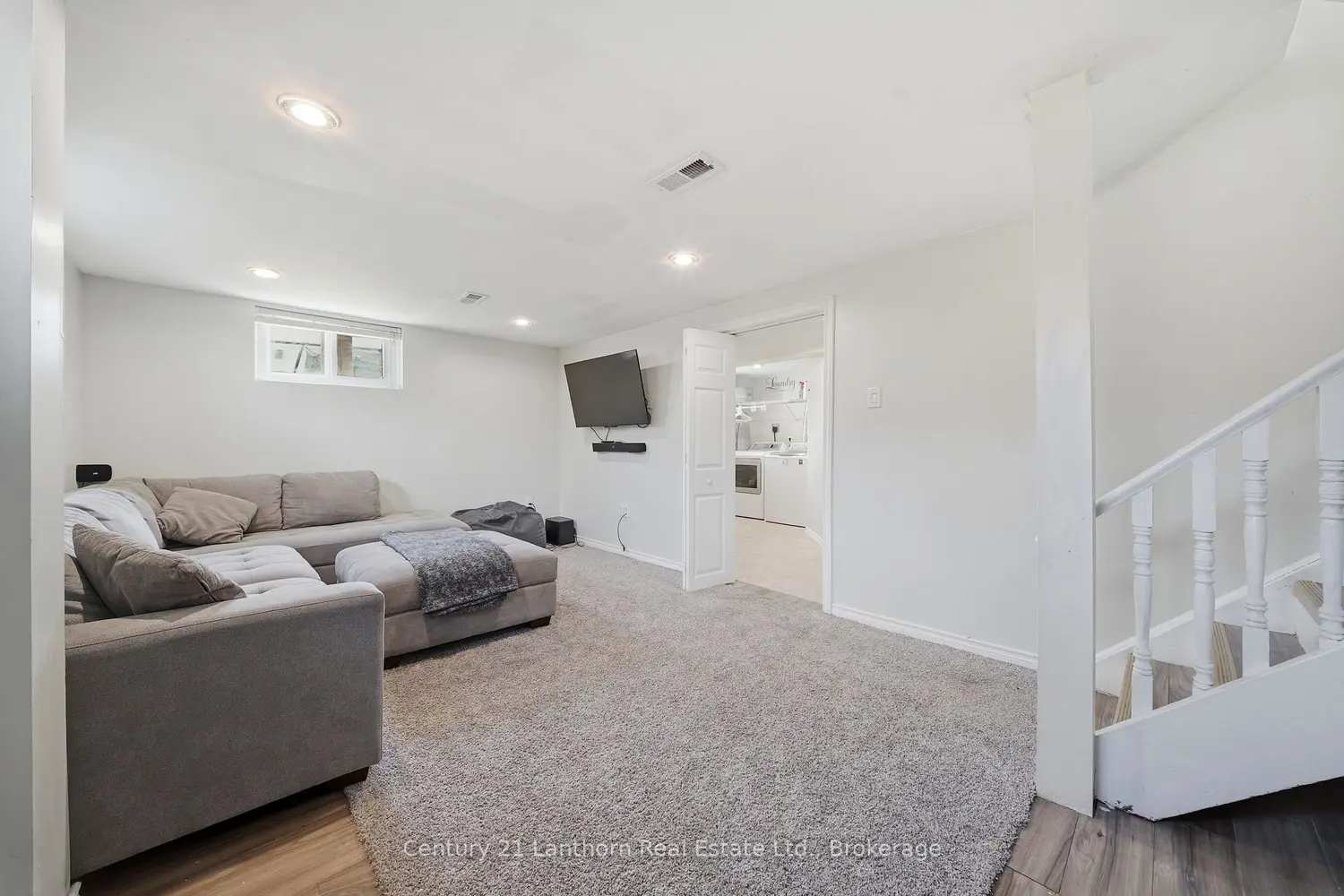 15 Wilson Crescent photo 5