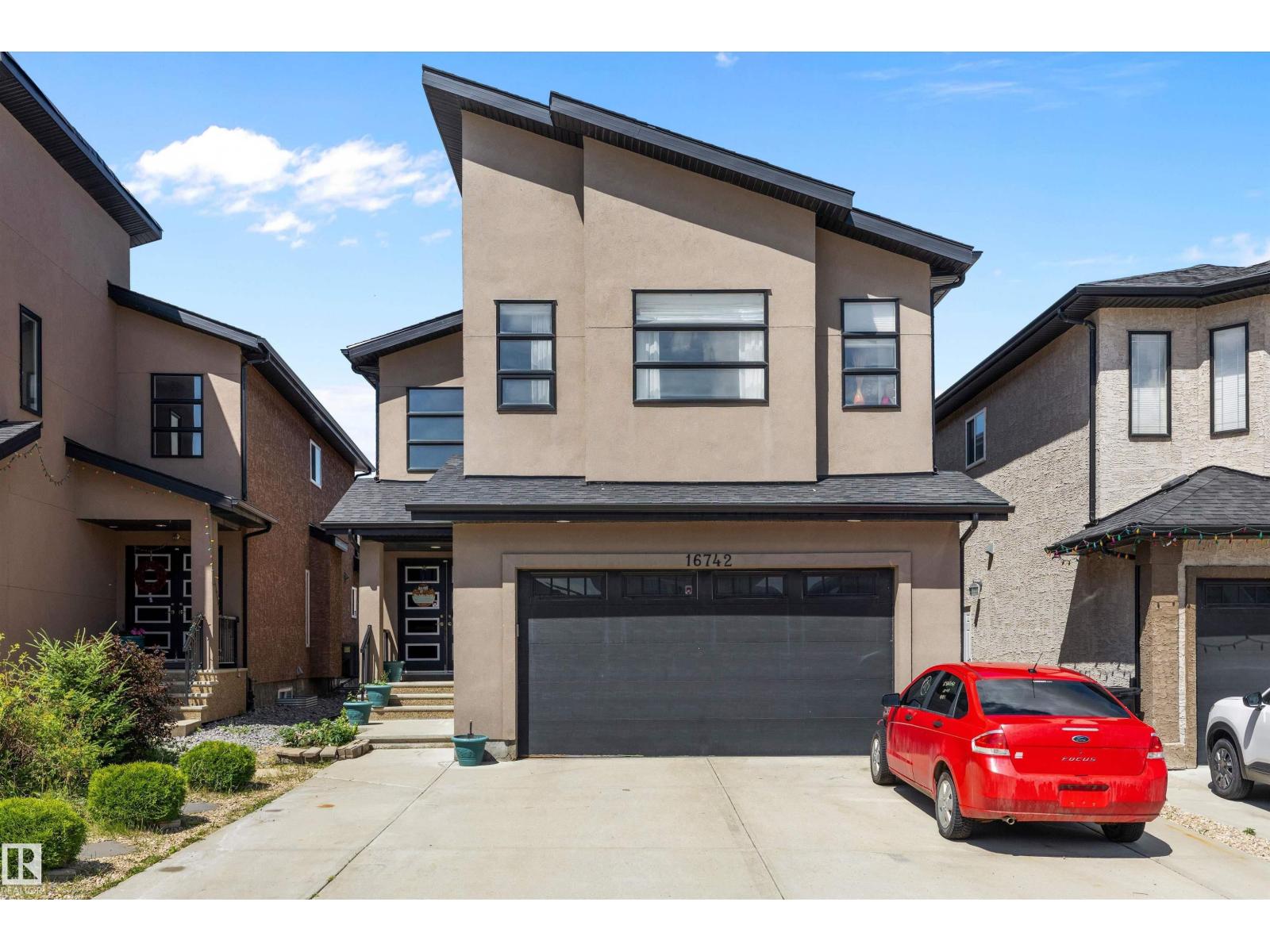 16742 61 Street NW, Edmonton, AB, T5Y0W7