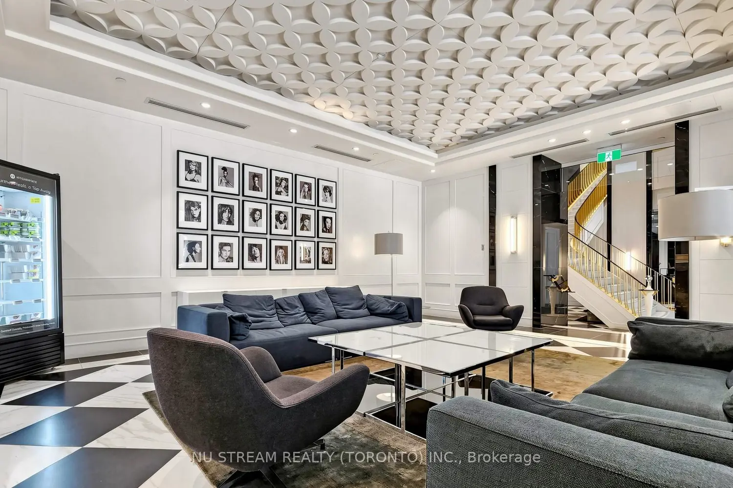955 Bay Street 1015 photo 3