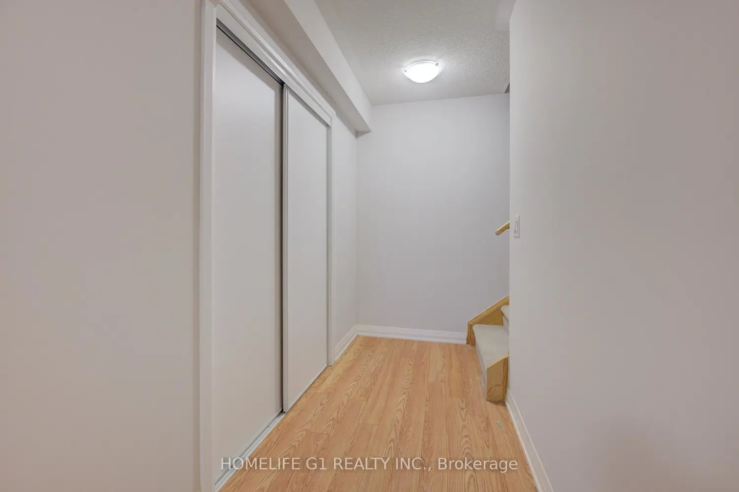 585 Colborne Street 611 photo 4