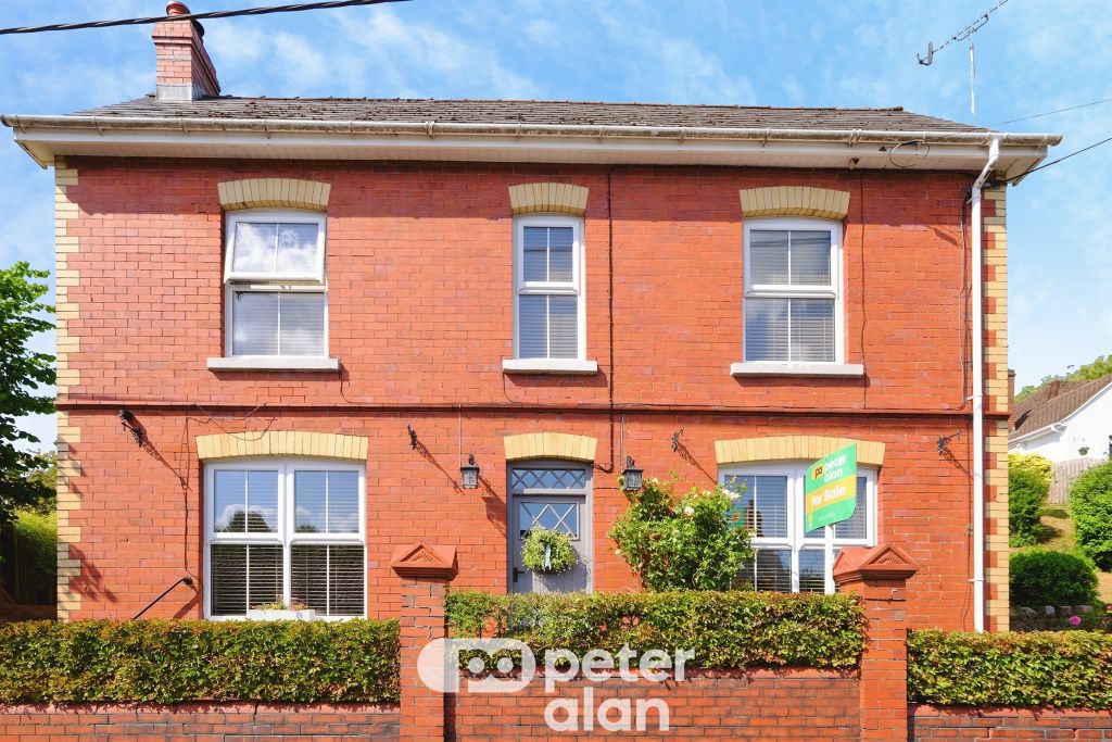 4 bed detached house for saleViaduct Road, Garndiffaith, Pontypool NP4