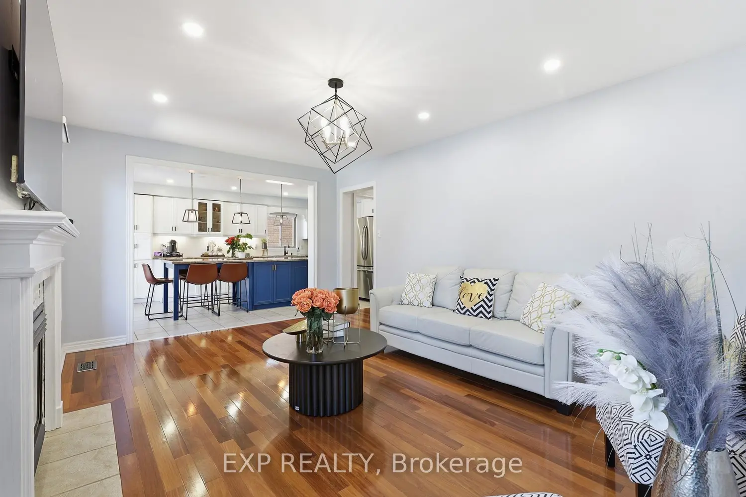 194 Southbrook Drive photo 5