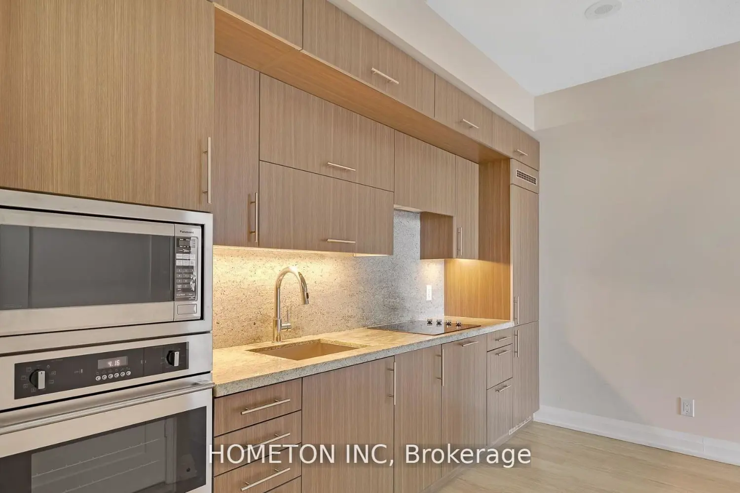 2 Anndale Drive 1501 photo 2