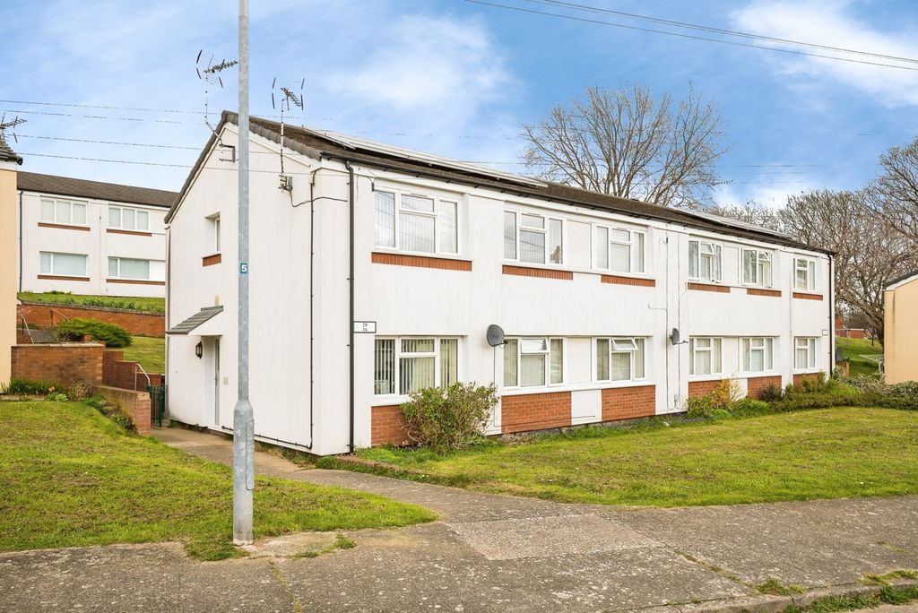 2 bed flat for saleDerwent Crescent, Wrexham LL12
