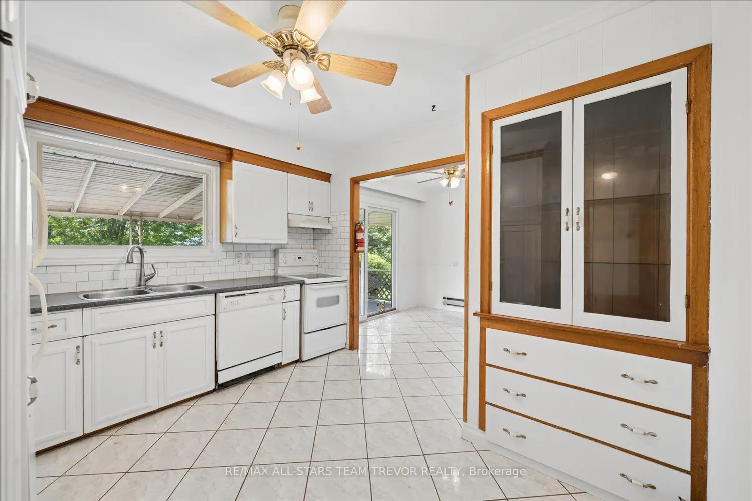 18 Garrett Drive photo 5