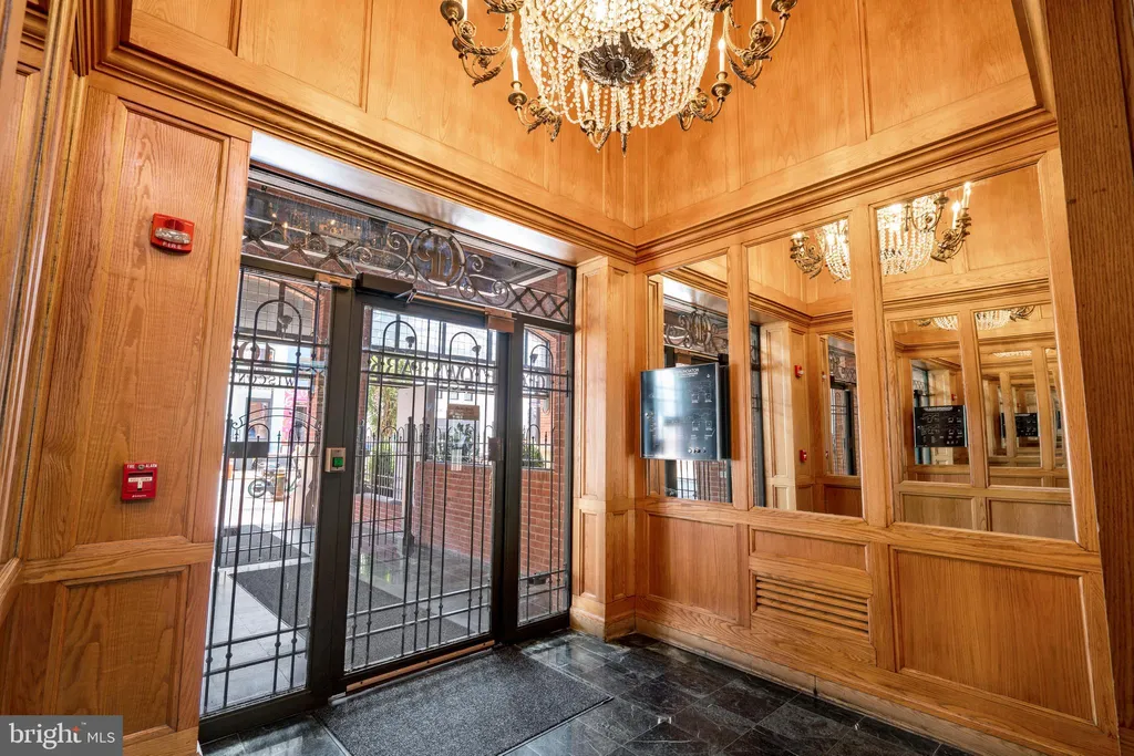 1080 Wisconsin Avenue NW Unit 1003, Washington, DC 20007