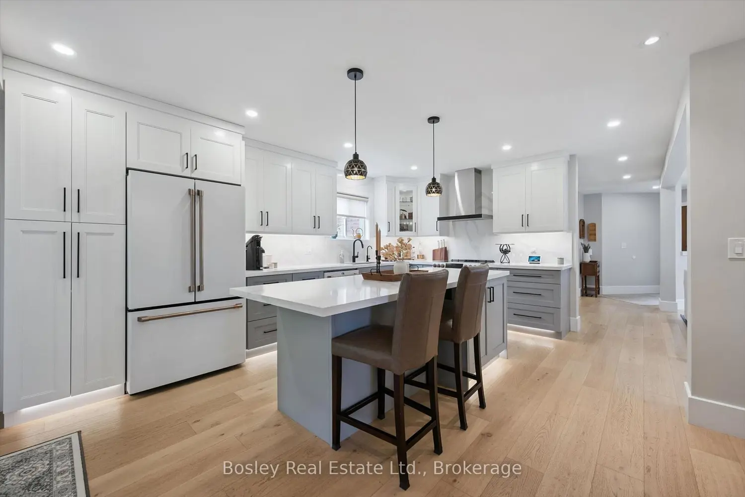24 Watson Crescent photo 4