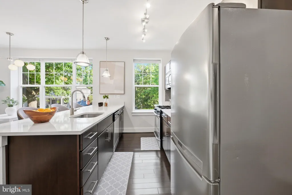 4226 7th Street NW Unit 204, Washington, DC 20011 photo 3