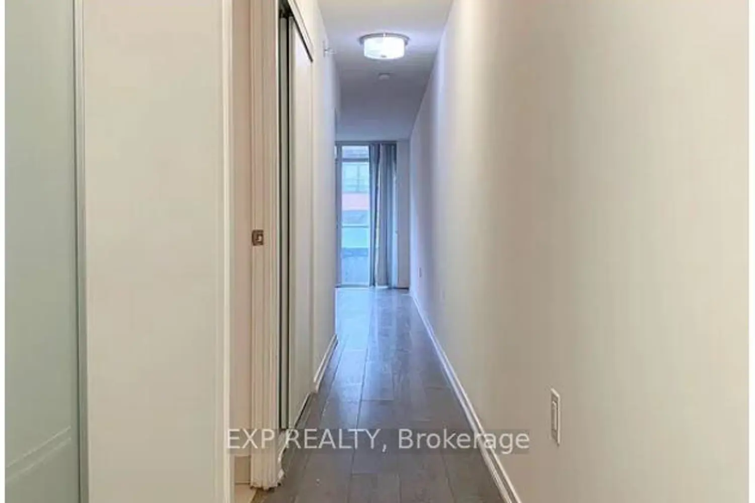 36 Lisgar Street 611E photo 5