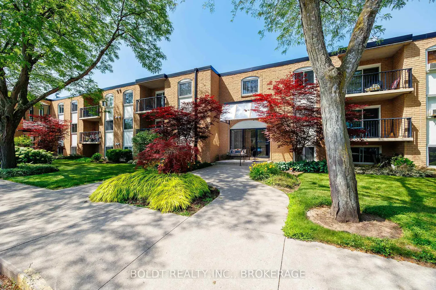 6 Westlake Lane 210