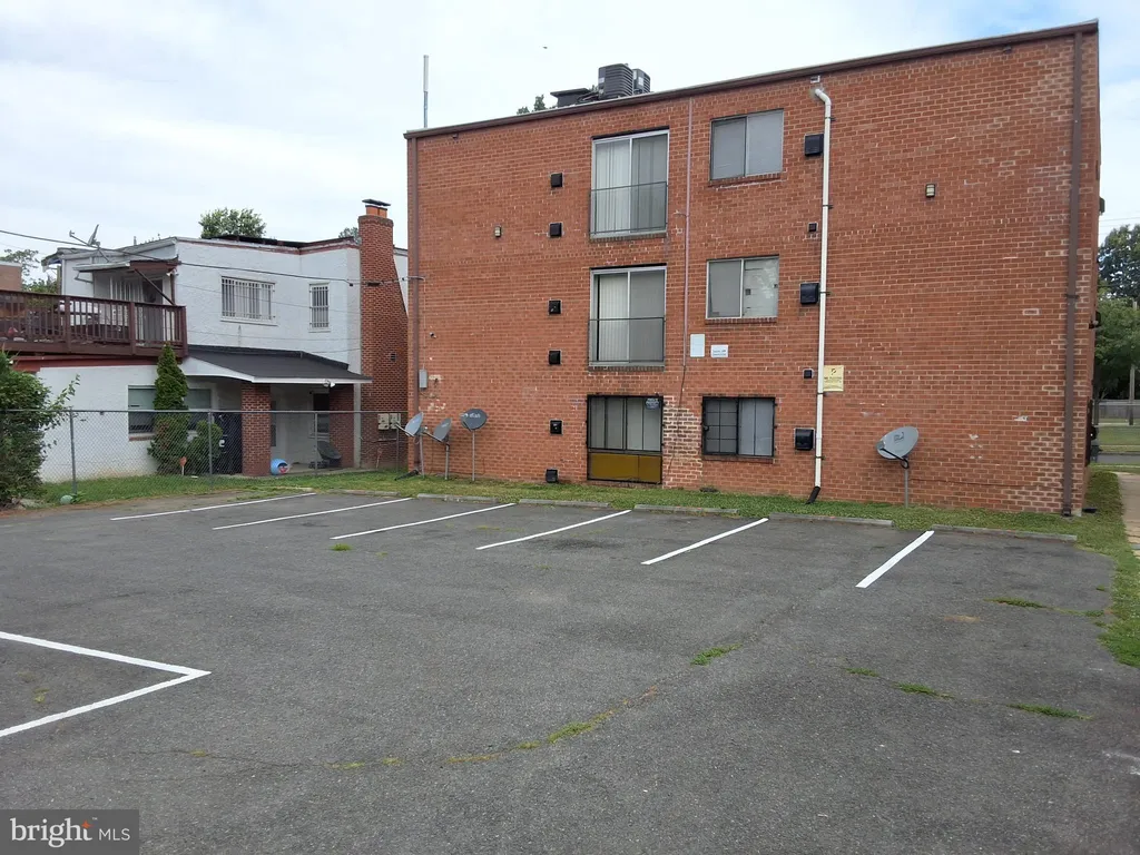 3241 Ely Place SE Unit 303, Washington, DC 20019