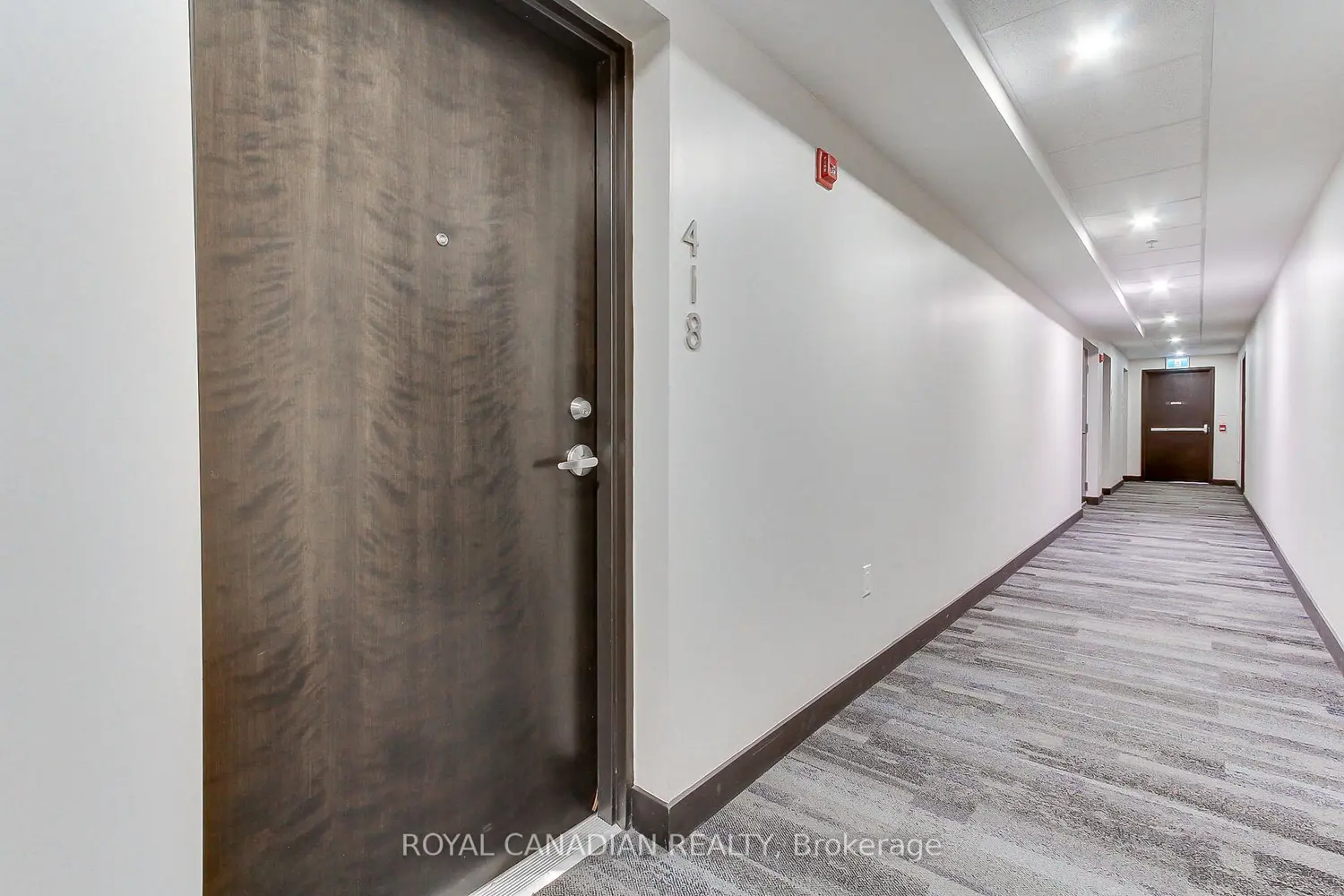 430 Essa Road 418 photo 3