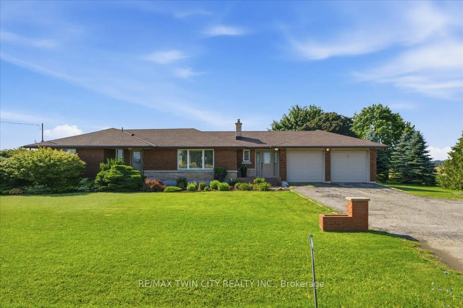 1184 Colborne Street photo 3