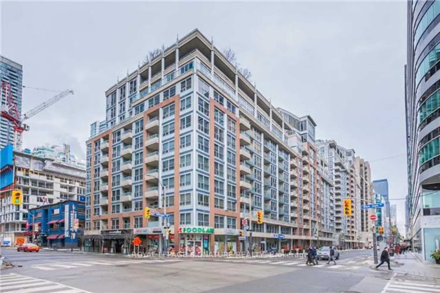 270 Wellington Street 313