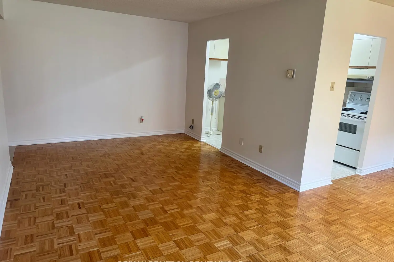 10 Sunrise Avenue 204 photo 3