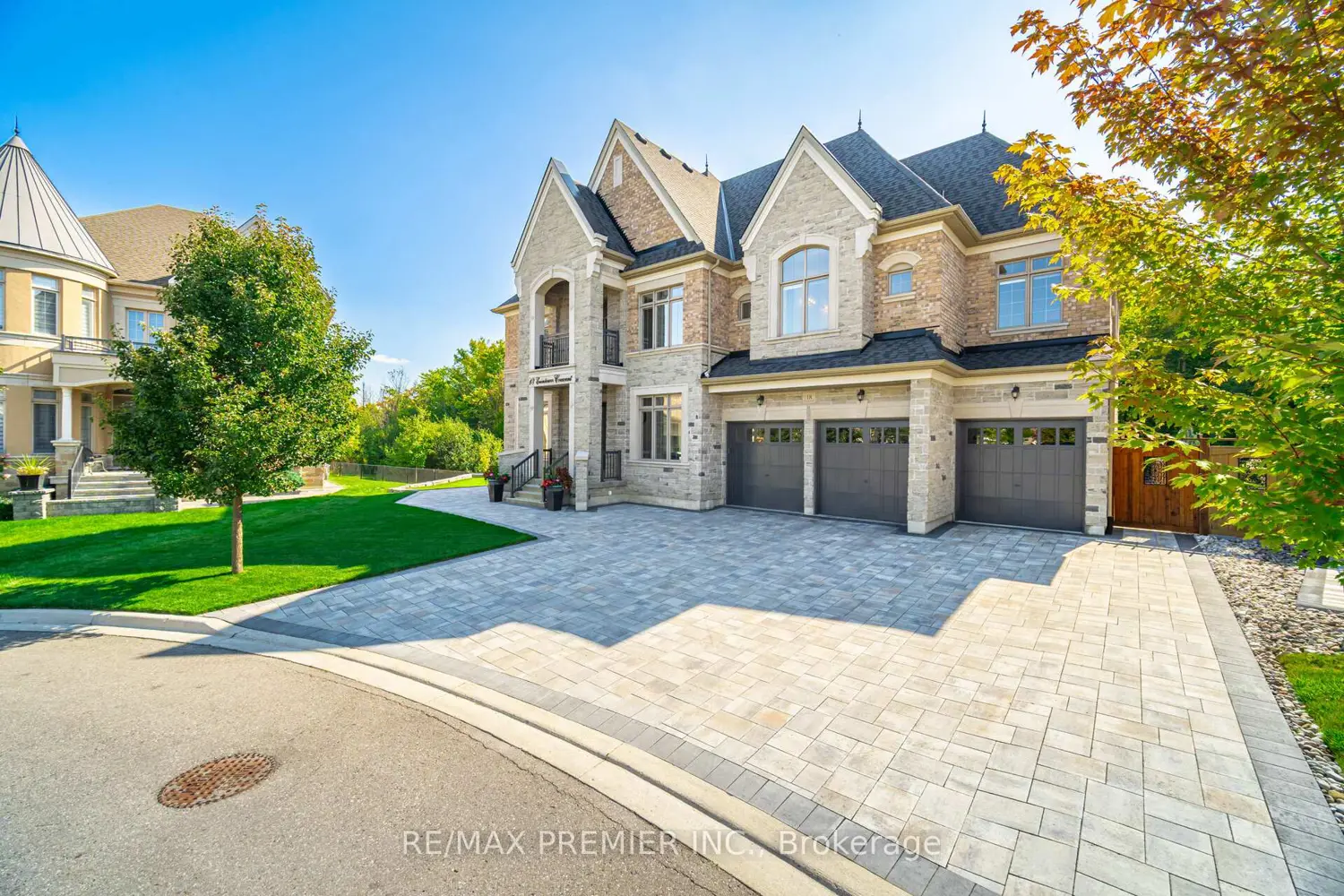 18 Erintown Crescent photo 3