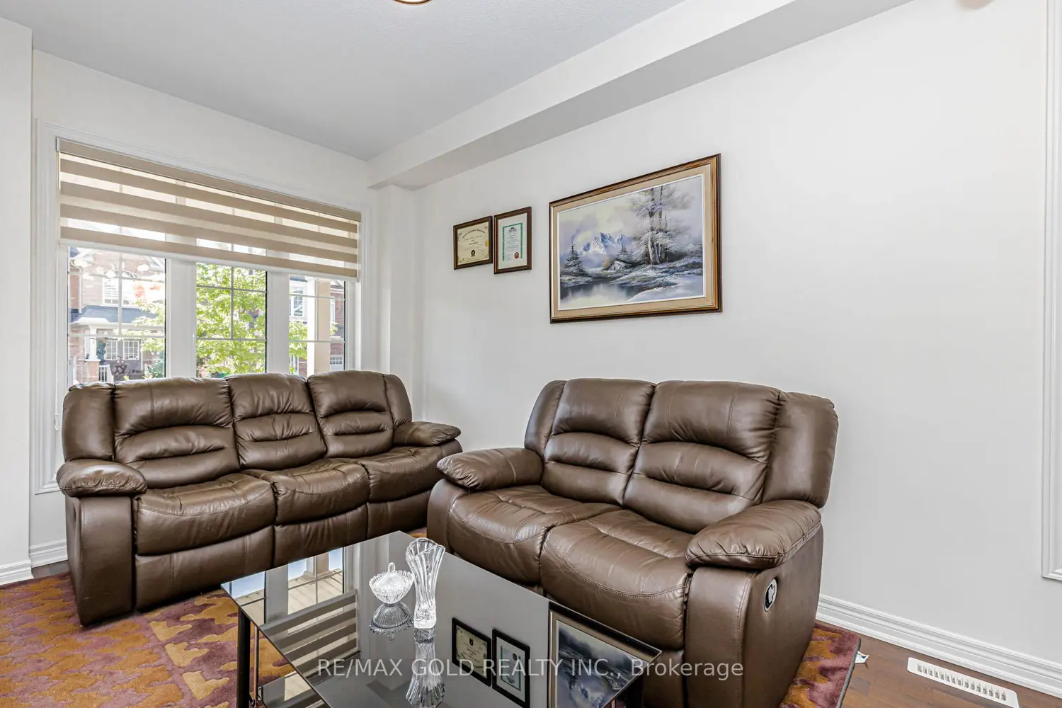 12 Fitzgibson Street photo 2