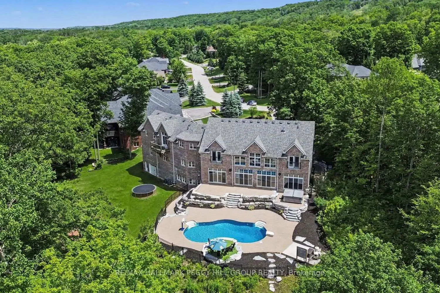 16 Heron Boulevard