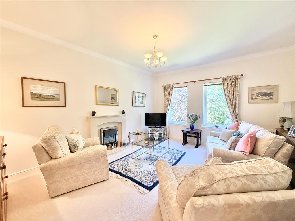 2 bed flat for saleWeirs Gate, Strathaven ML10 photo 2
