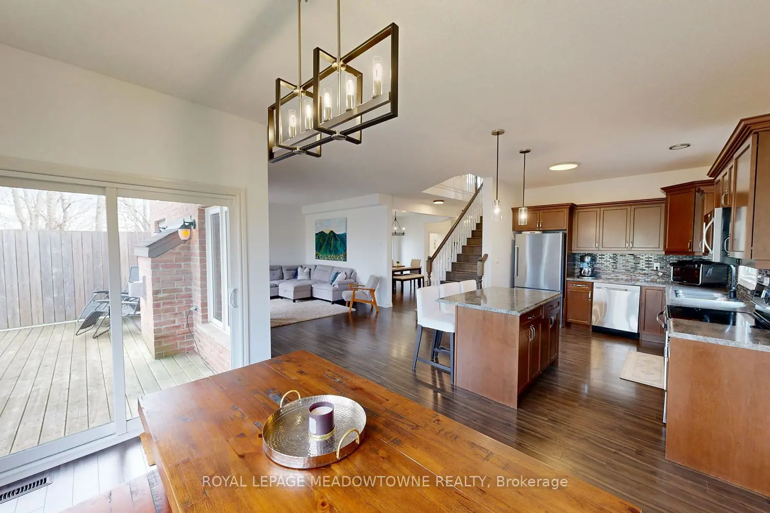 30 Jacklin Court photo 2