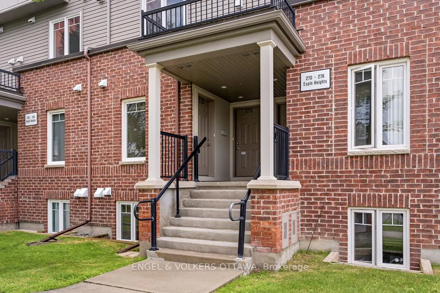 270 Espin Heights photo 3