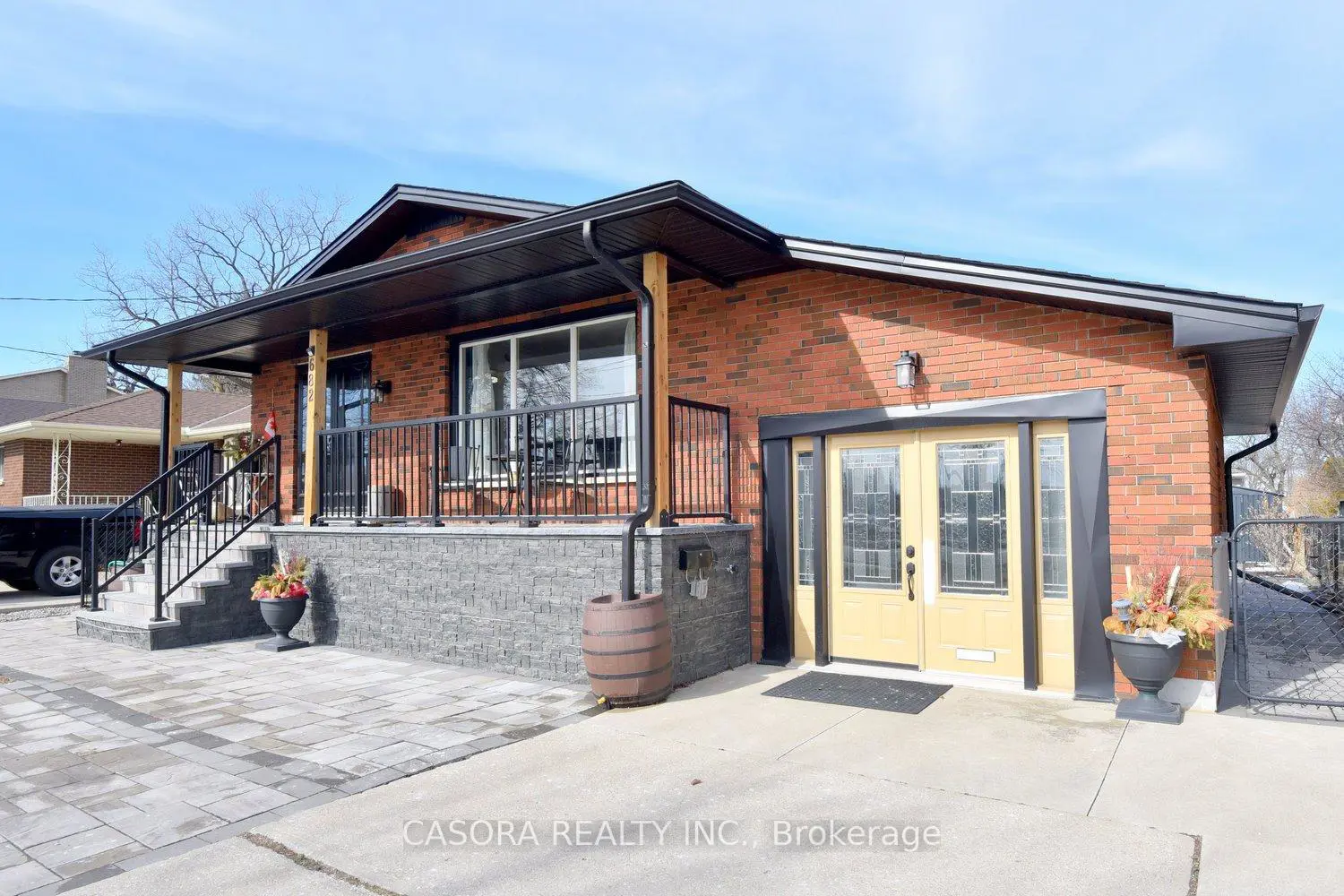 682 Mohawk Road photo 3