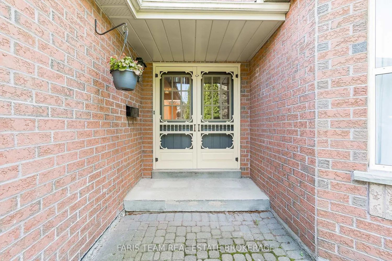 230 Mary Anne Drive photo 2