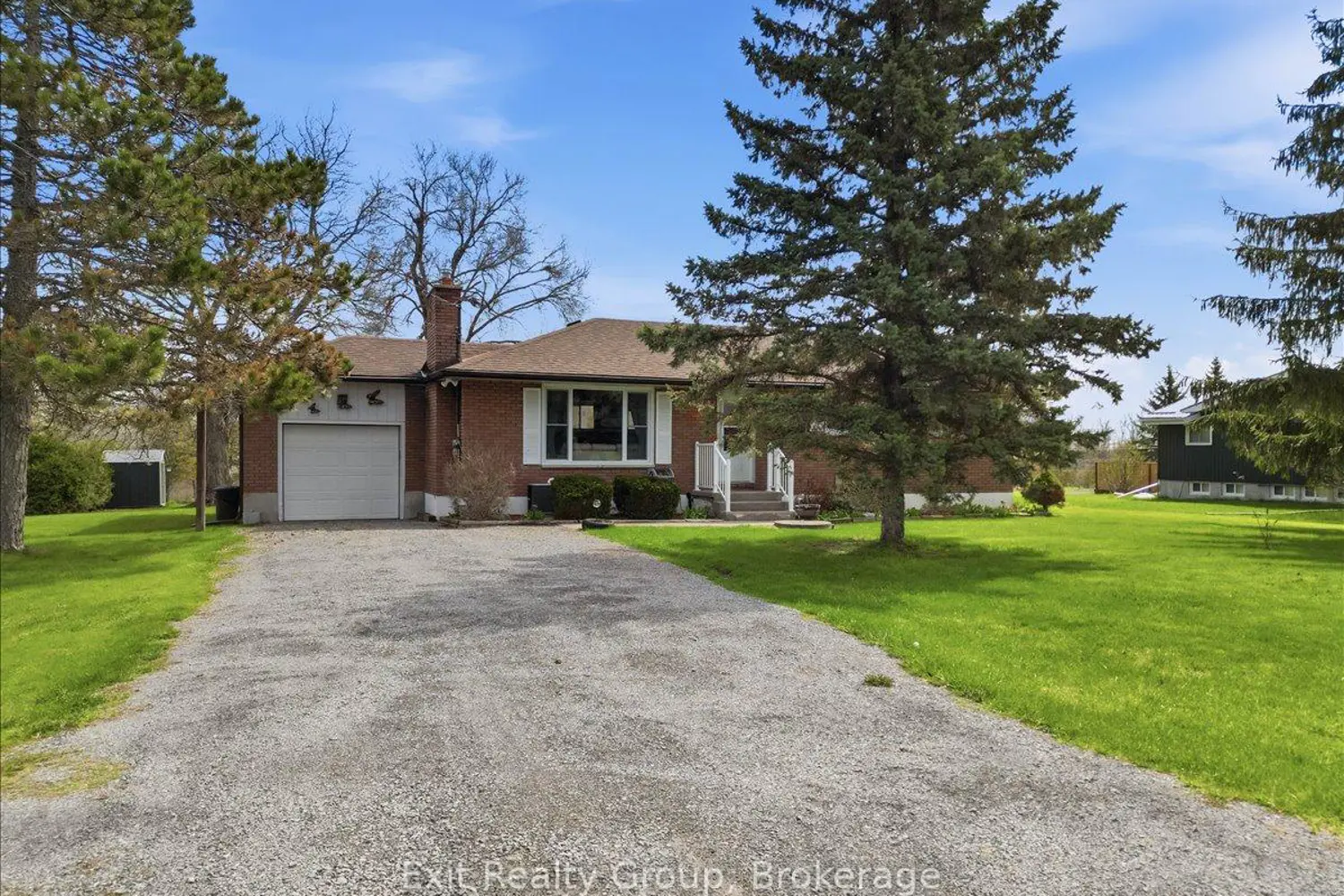 196 Elmwood Drive photo 3